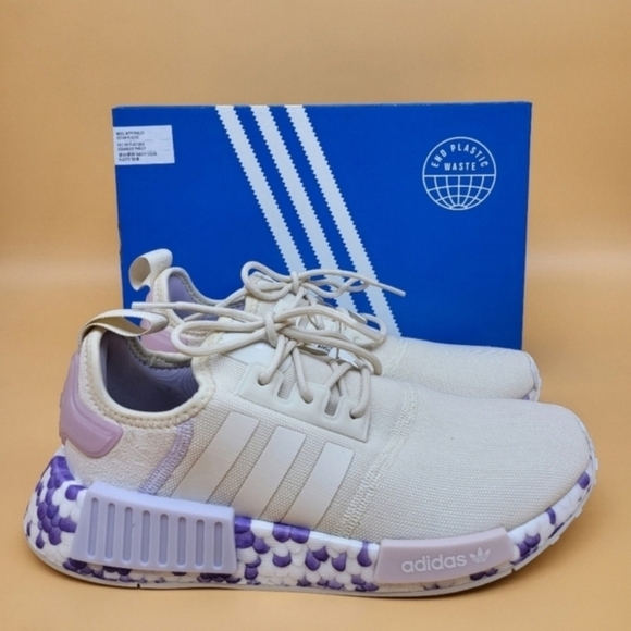 New Adidas Originals Women's NMD_R1 Running Shoes Size 8 - Picture 3 of 7